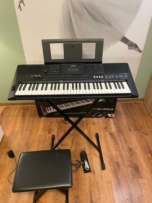 Keyboard Yamaha PSR-E453 – mało używany