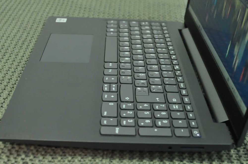 Игровой Ноутбук Lenovo V15 (Core i5 Gen10 /8Gb DDR4 /SSD /video-2Gb)
