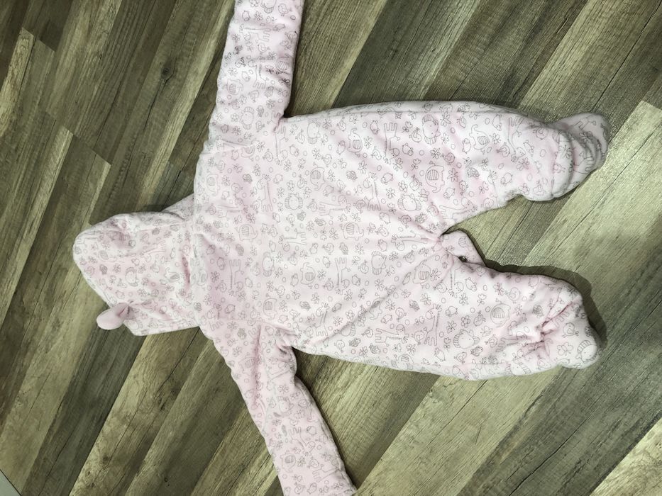 Kombinezon niemowlęcy