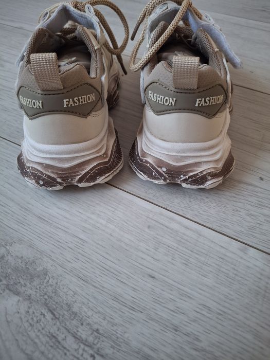 Кросівки для дівчинки 30 розмір