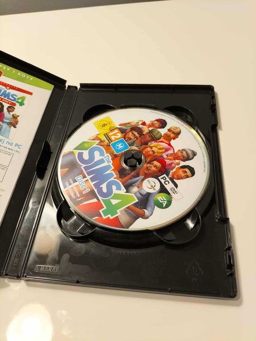 Pudełko po The Sims 4 zestaw specjalny gra podstawowa + Psy i Koty