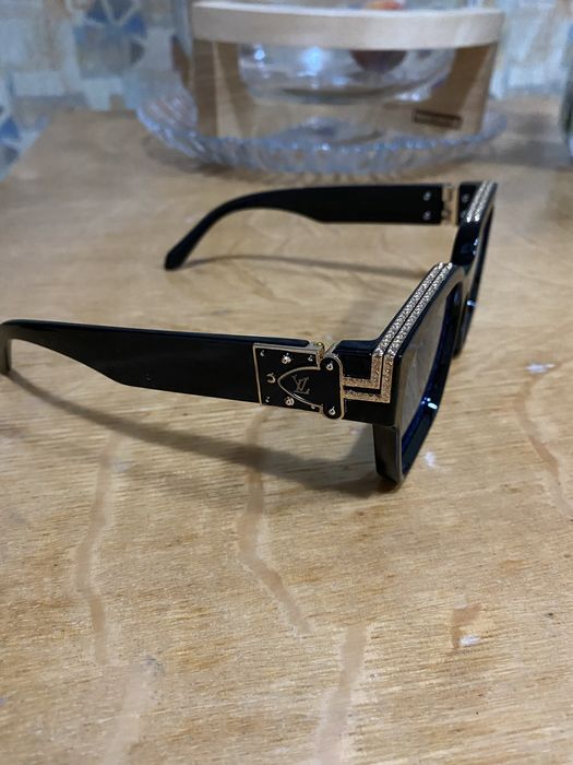 Сонцезахисні окуляри нові