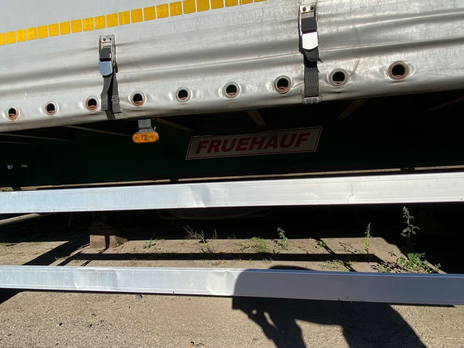 Напівпричіп тентовантй FRUEHAUF TX34