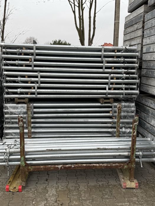 Podpory budowlane stemple metalowe szalunki stropowe dźwigary budowlane doki strop