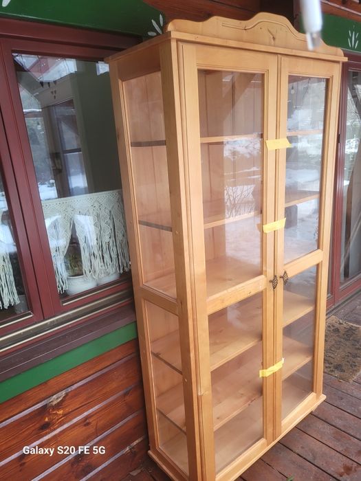 Witryna, 6 półek, z drewna brzozowego, stylowa, stan dobry.