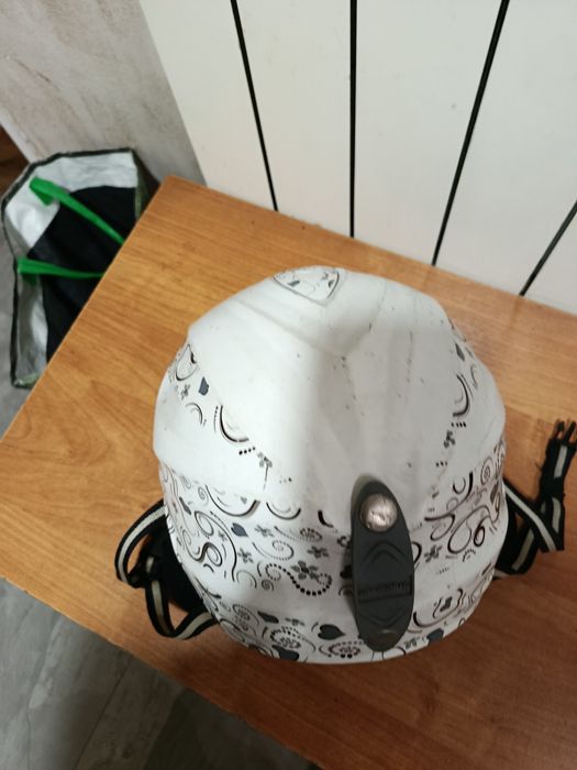 Kaski narciarskie, snowboardowe, rowerowe