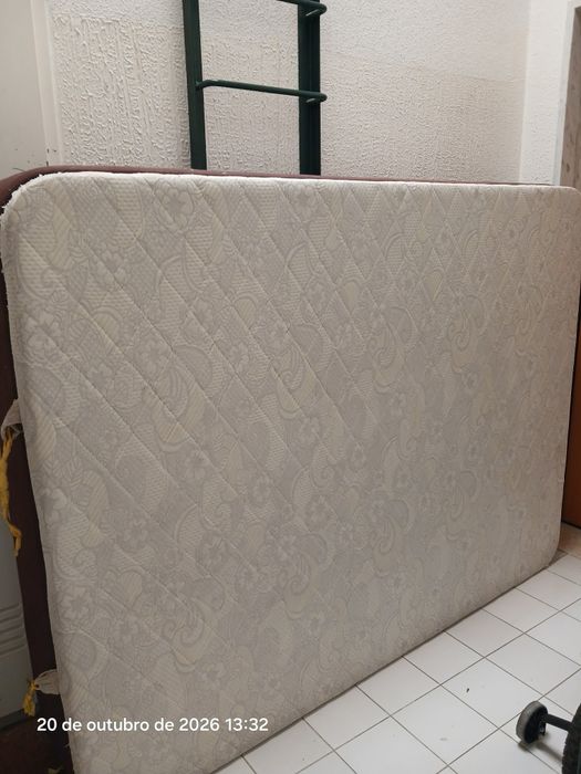 Cama para doar .
