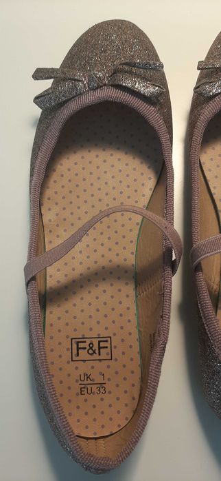 Brokatowe pantofelki dla księżniczki roz. 33