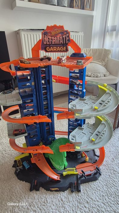 Garaż tor Hotwheels ULTIMATE bardzo duży