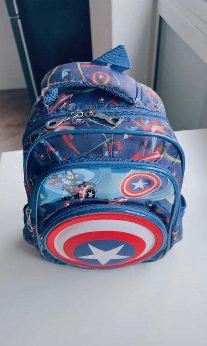 Mochila toys”r”us pré escolar de excelente qualidade, Capitão América