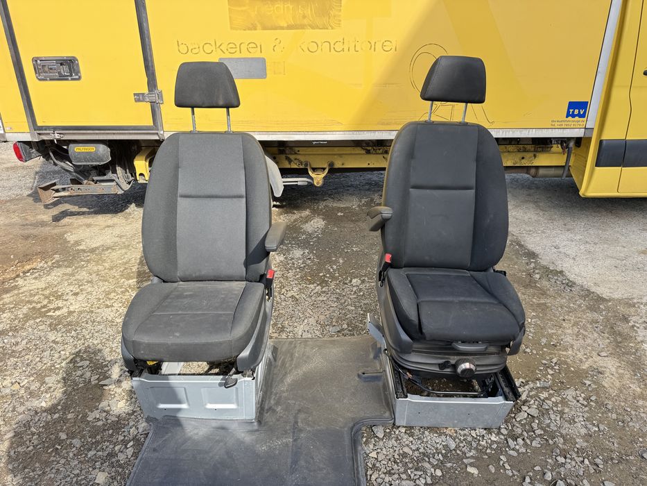 Сидіння пілот Sprinter 907,910 комплект