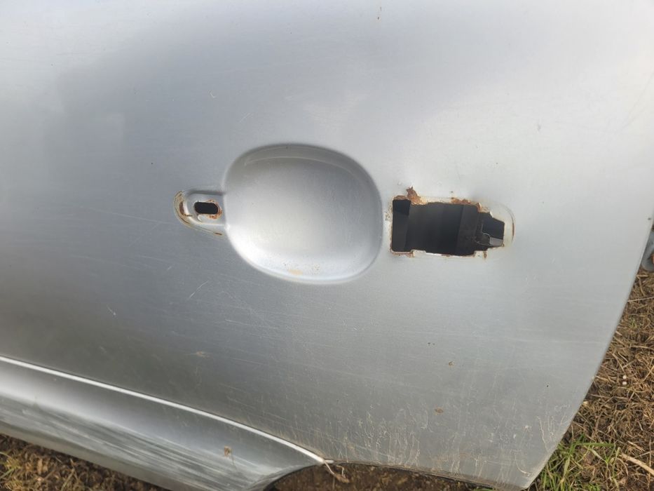 Двери задняя левая нива шевроле