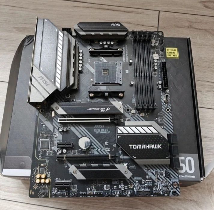 MSI MAG B550 TOMAHAWK+AMD Ryzen 5 3600