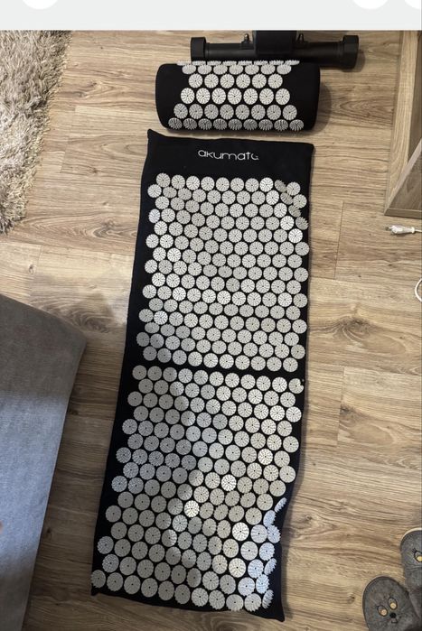 Roler + mata akumata do masażu ćwiczeń