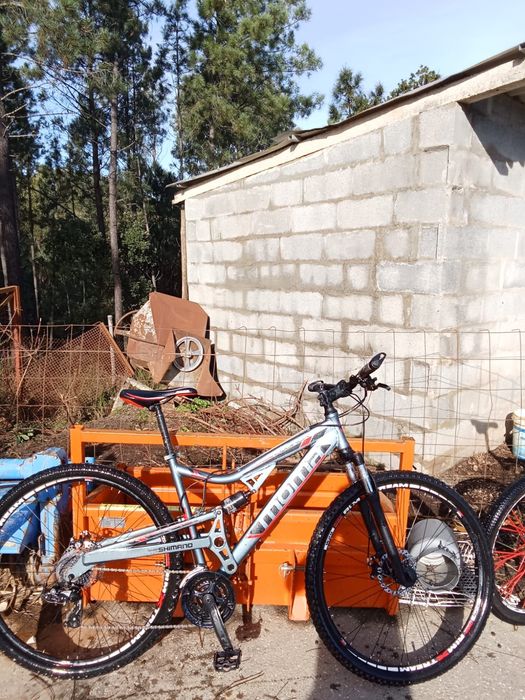 Bicicleta MOMA susensão total