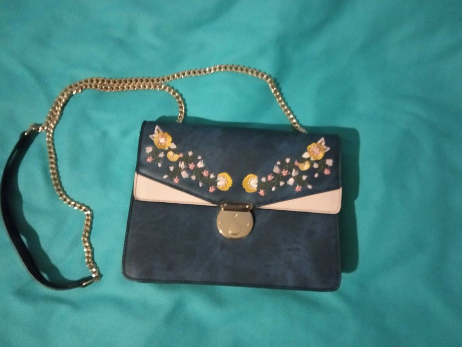 Torebka kuferek cross-body Orsay