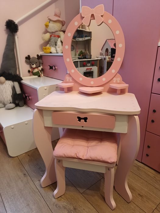 Drewniana toaletka dla dziewczynki, toaletka dziecięca