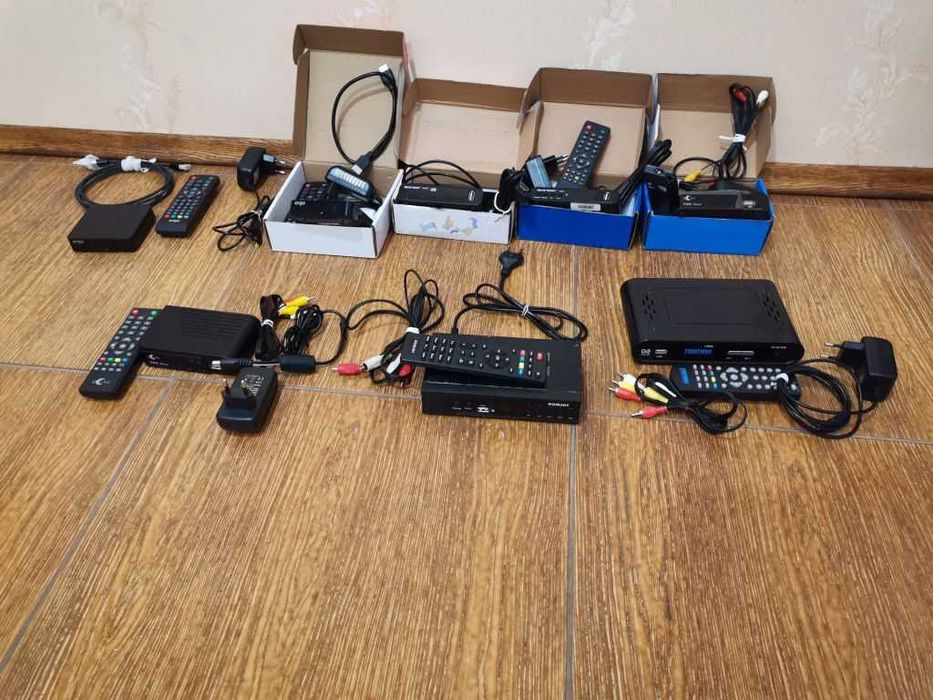 Тюнер Т2 приставка Т2 Ergo Romsat Uclan World Vision Trimax