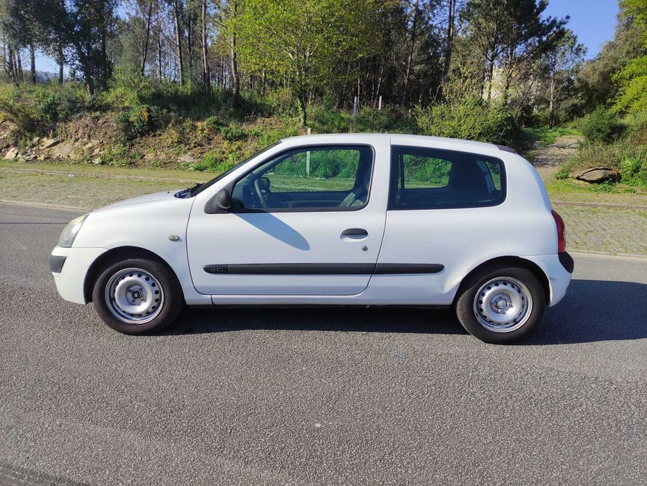 Renault Clio II 1.5 dCi Comercial – Económico e Fiável