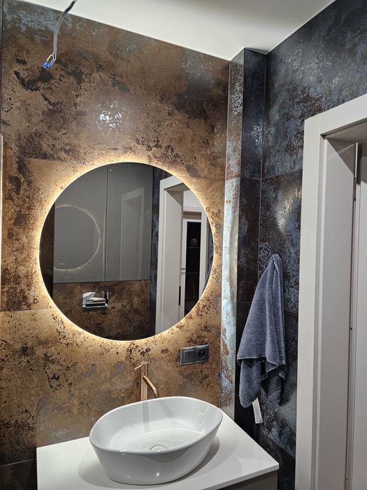 Szklarz, lustra na wymiar, mozntaż