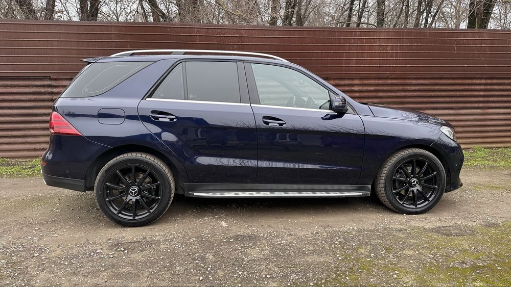 Мерседес  GLE - class 2016 г