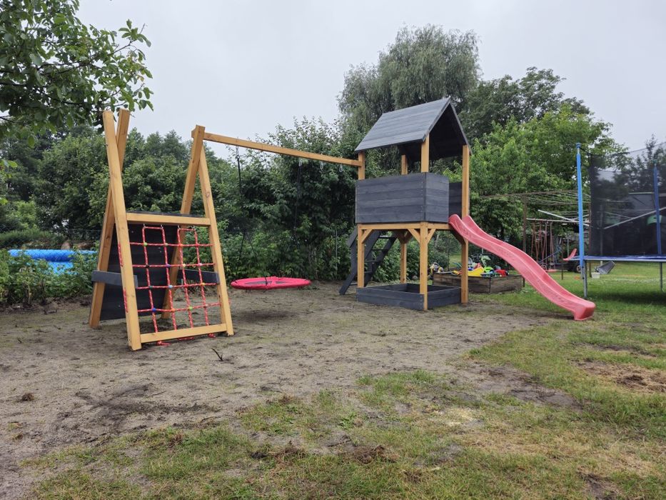 Plac zabaw model "D" ATLAS - huśtawki, wspinaczka,