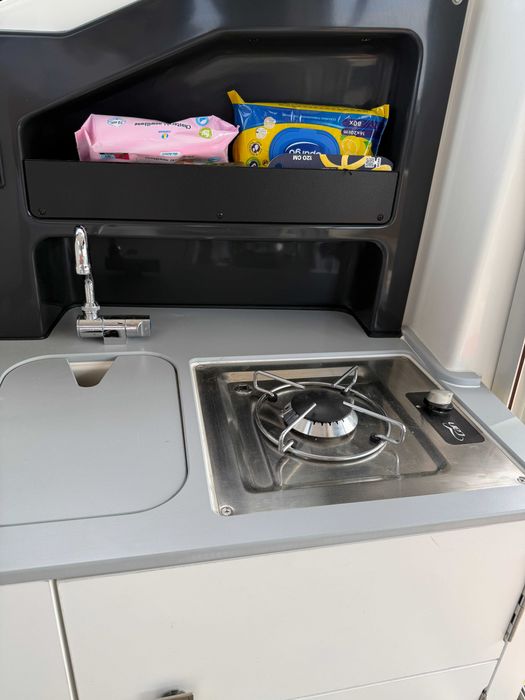 Sprzedam praktycznie nową  łódż motorową Qiksilver