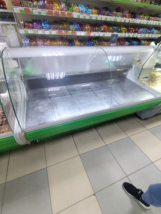 Холодильник вітрина