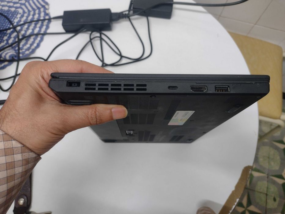 Lenovo ThinkPad X270 cpu i5 8gb memoria  ssd  256gb bateria 12horas