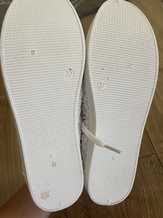 Trampki w koronke biale nowe 37!