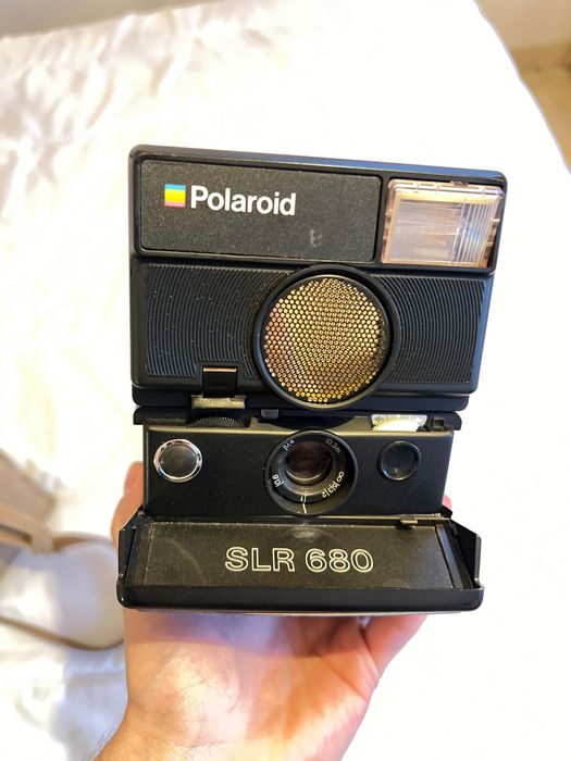 Câmara Polaroid slr680
