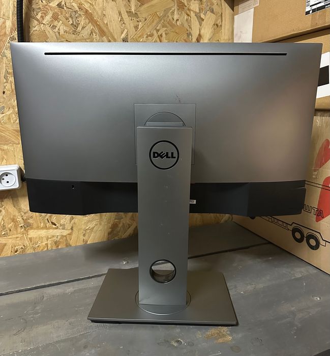 2K Dell U2717D монітор