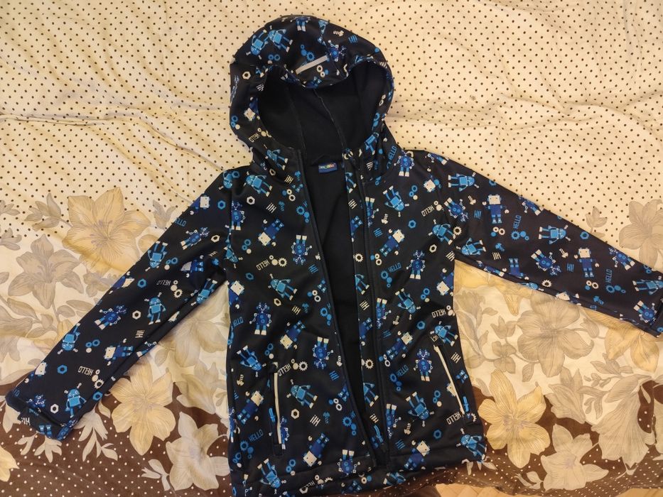 Kurtki i bluzy dla chłopca 122/128