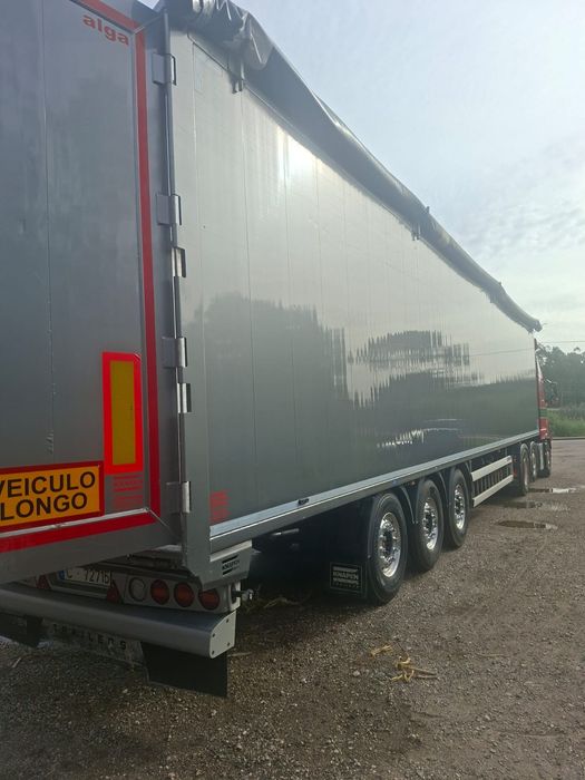 Conjunto Volvo com piso móvel
