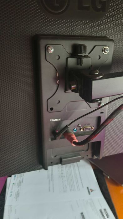 LG 27" IPS Monitor (27MP35HQ-B) + Suspension Arm – Excellent Condition64283909992962122