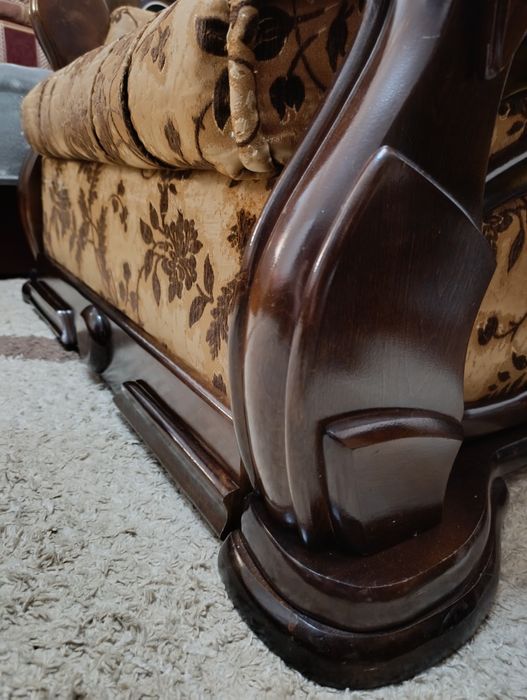 Крісло-ліжко величезне,цікаве.Стан хороший