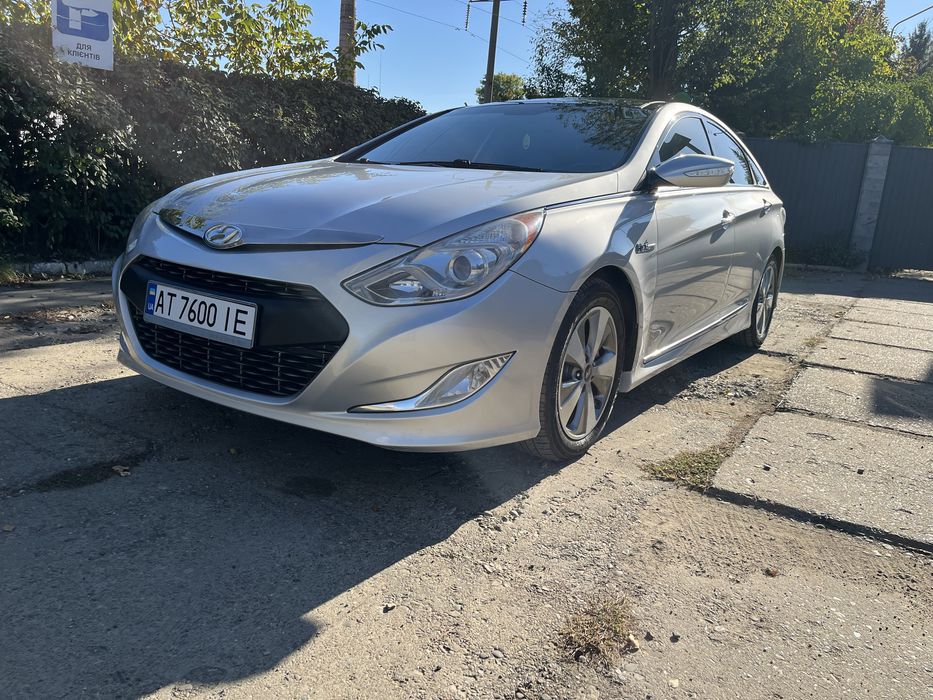 Hyundai Sonata hybrid 2.4 бензин 2011 автомат