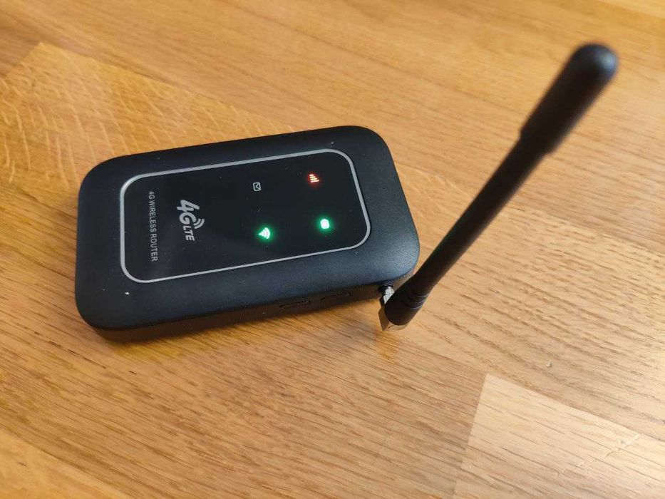 3G/4G Wi-Fi роутер/модем з батареєю 3000мАгод і гніздом CRC-9 антени.