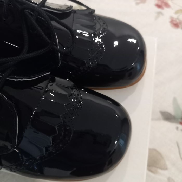 Vendo sapatos de menino