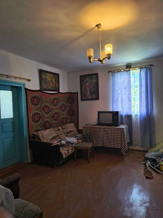 житловий будинок та земельна ділянка 85 сот., с. Мазярка