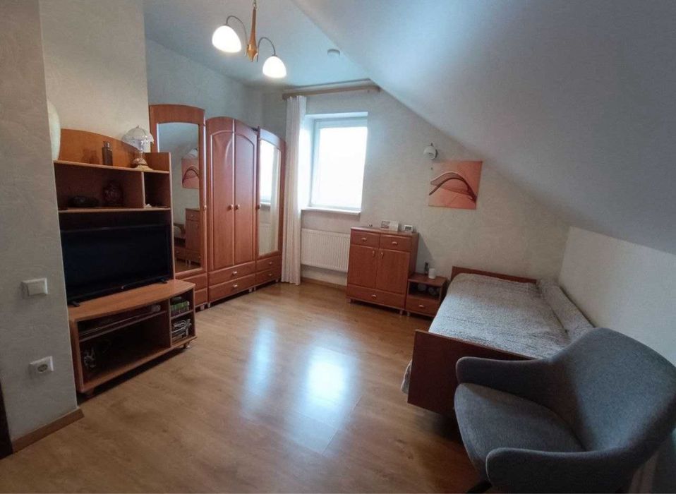 Будинок з ремонтом у Бучі.Гараж+альтанка. 6 соток