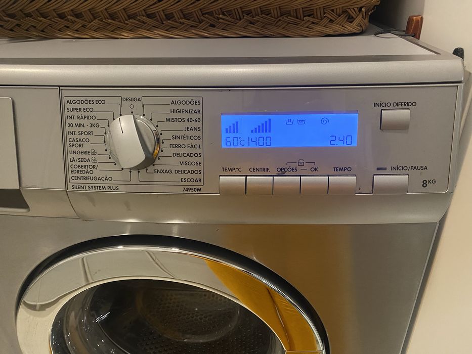 Máquina de Lavar Roupa AEG fr