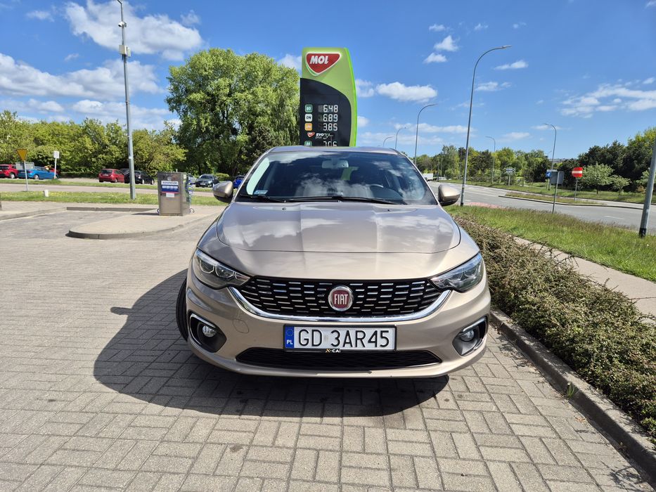 Wynajem samochodu Fiat Tipo, LPG, Bogata wersja