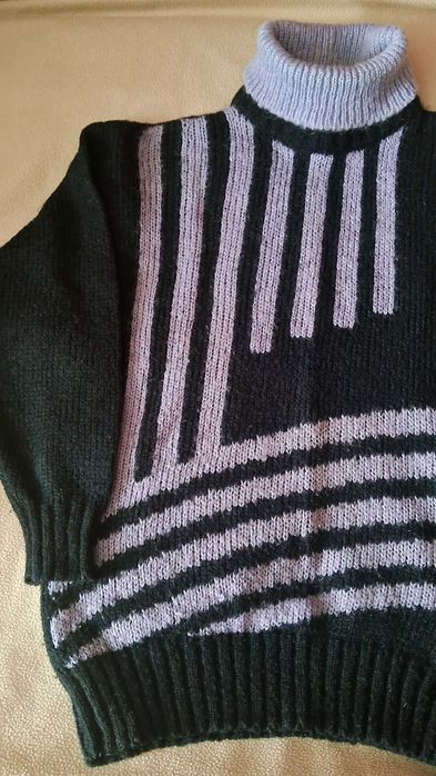 Женские свитера, трикотажные  кофты  и шерстяные брюки