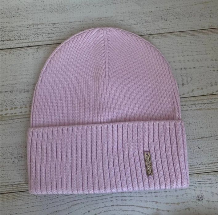 Шапки женские новые