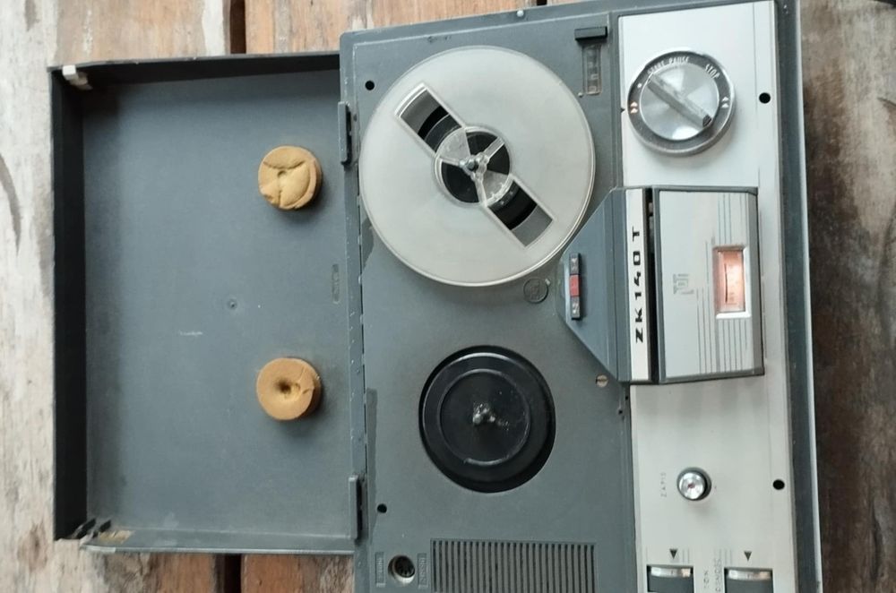 Magnetofon szpulowy Unitra ZK-140 T – vintage, włącza się, wymaga serw