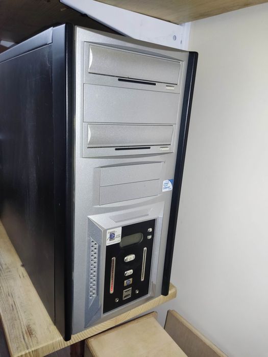 Системний блок Intel Celeron.