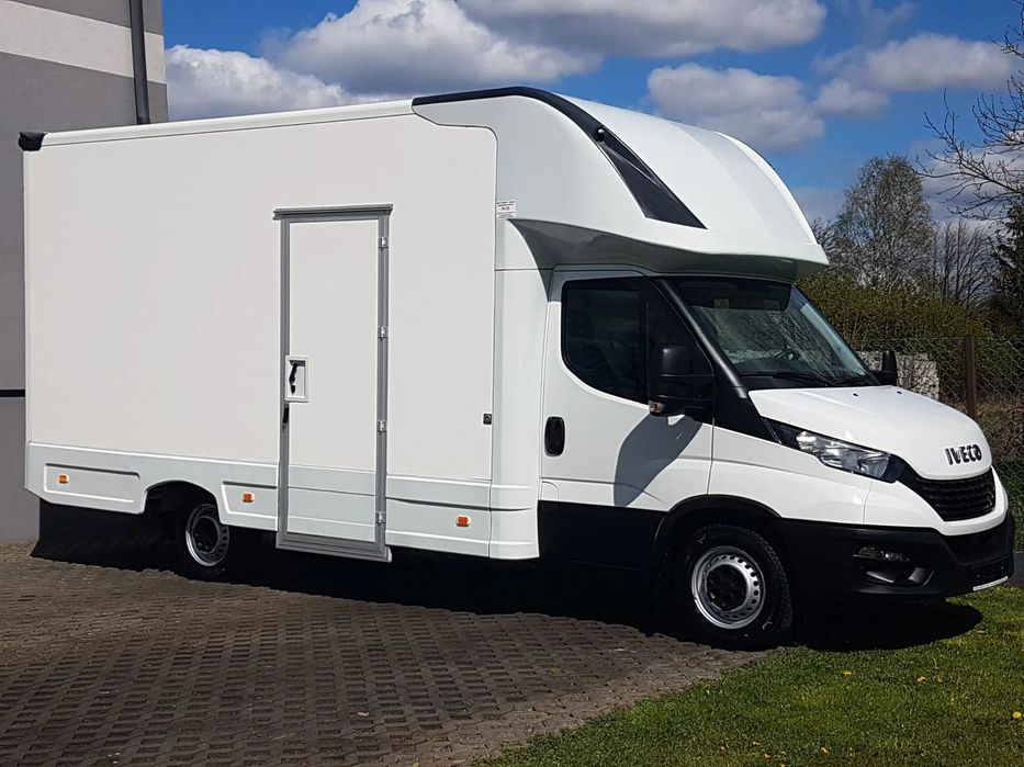 Iveco DAILY KONTENER NISKOPODŁOGOWY 4,43x2,23x2,42 SKLEP FOODTRUCK BAR KLIMA KONIOWÓZ KAMPER  Kontener Niskopodłogowy 4,43x2,23x2,42 Sklep Kamper Foodtruck Bar AC