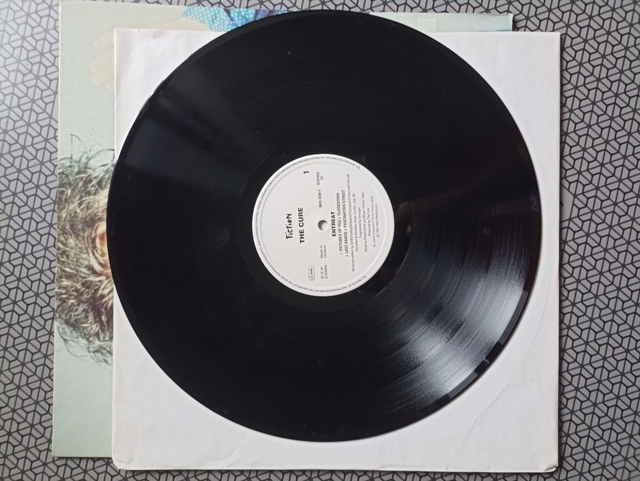 The Cure "Entreat" live at wembley