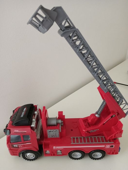 Camião dos bombeiros  com telecomando